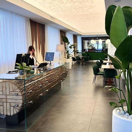 Outside Boutique Hotel Foggia Ngoại thất bức ảnh
