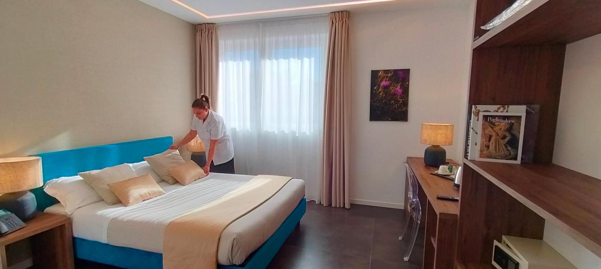 Outside Boutique Hotel Foggia Ngoại thất bức ảnh
